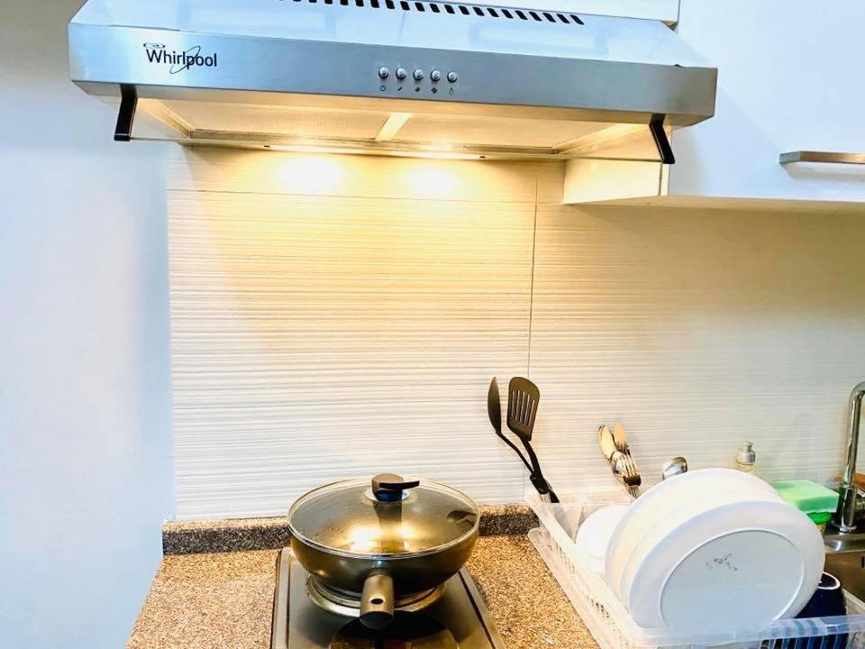 The Sentinel Residences Suite Манила Екстериор снимка